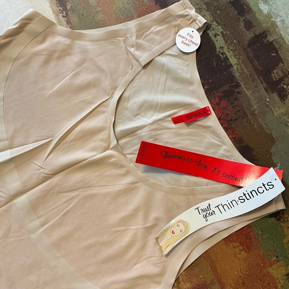 SPANX - Thinstincts Tank - Picture 5 of 8